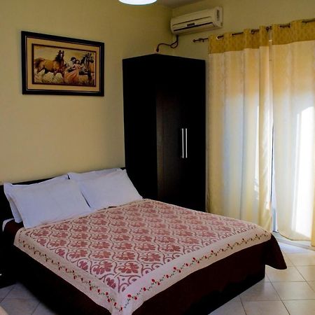 Hotel 4 Stinet Vlore Bagian luar foto