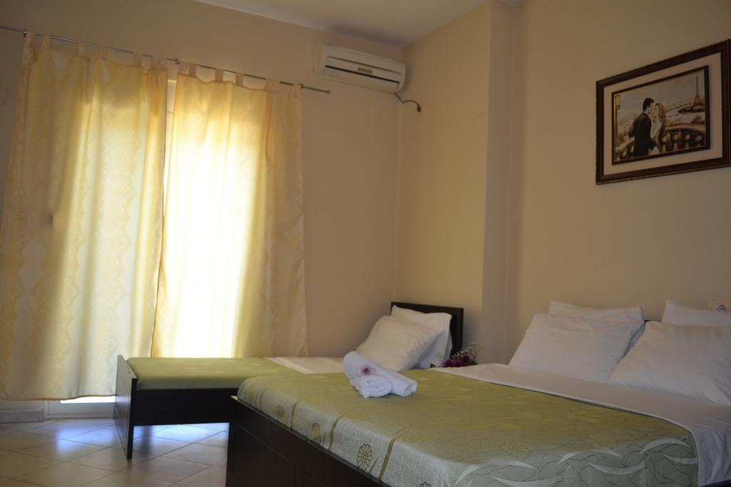 Hotel 4 Stinet Vlore Bagian luar foto