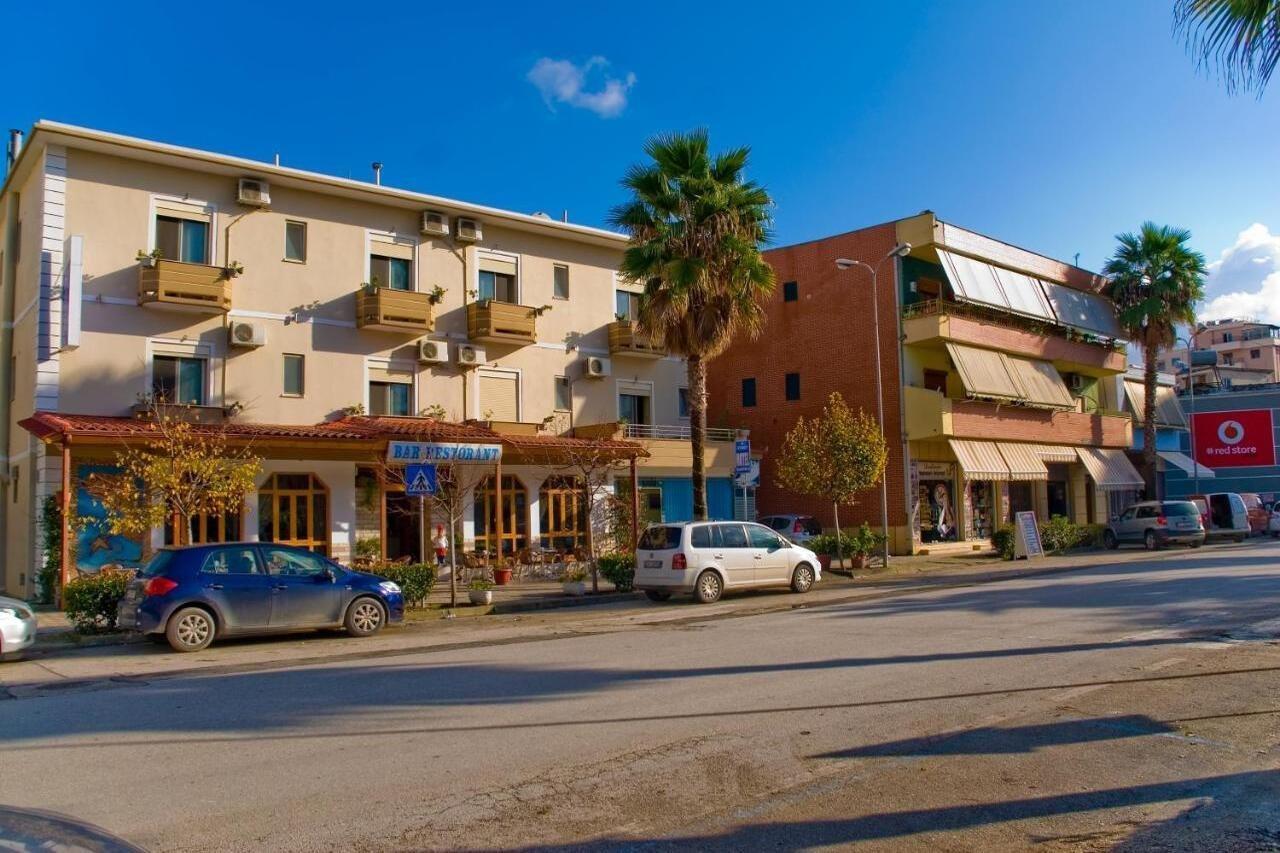 Hotel 4 Stinet Vlore Bagian luar foto
