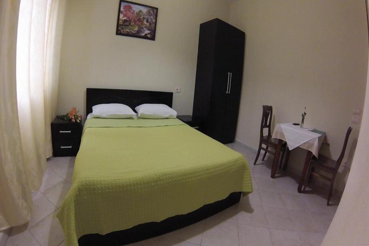 Hotel 4 Stinet Vlore Bagian luar foto