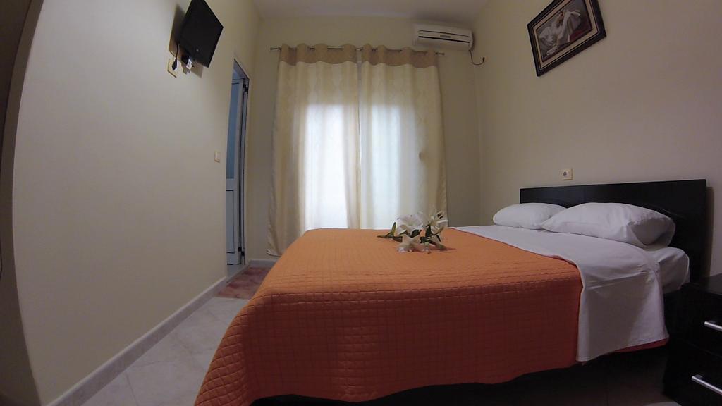 Hotel 4 Stinet Vlore Bagian luar foto
