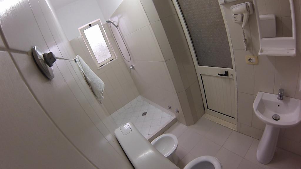Hotel 4 Stinet Vlore Bagian luar foto
