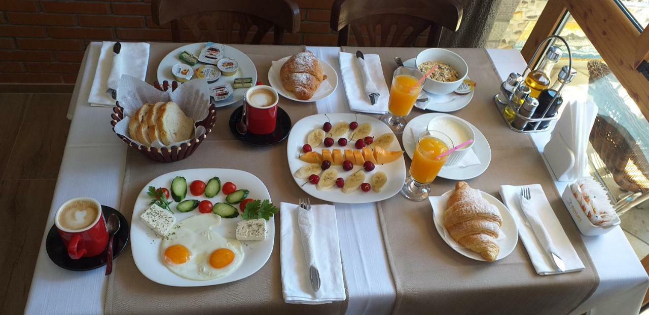 Hotel 4 Stinet Vlore Bagian luar foto