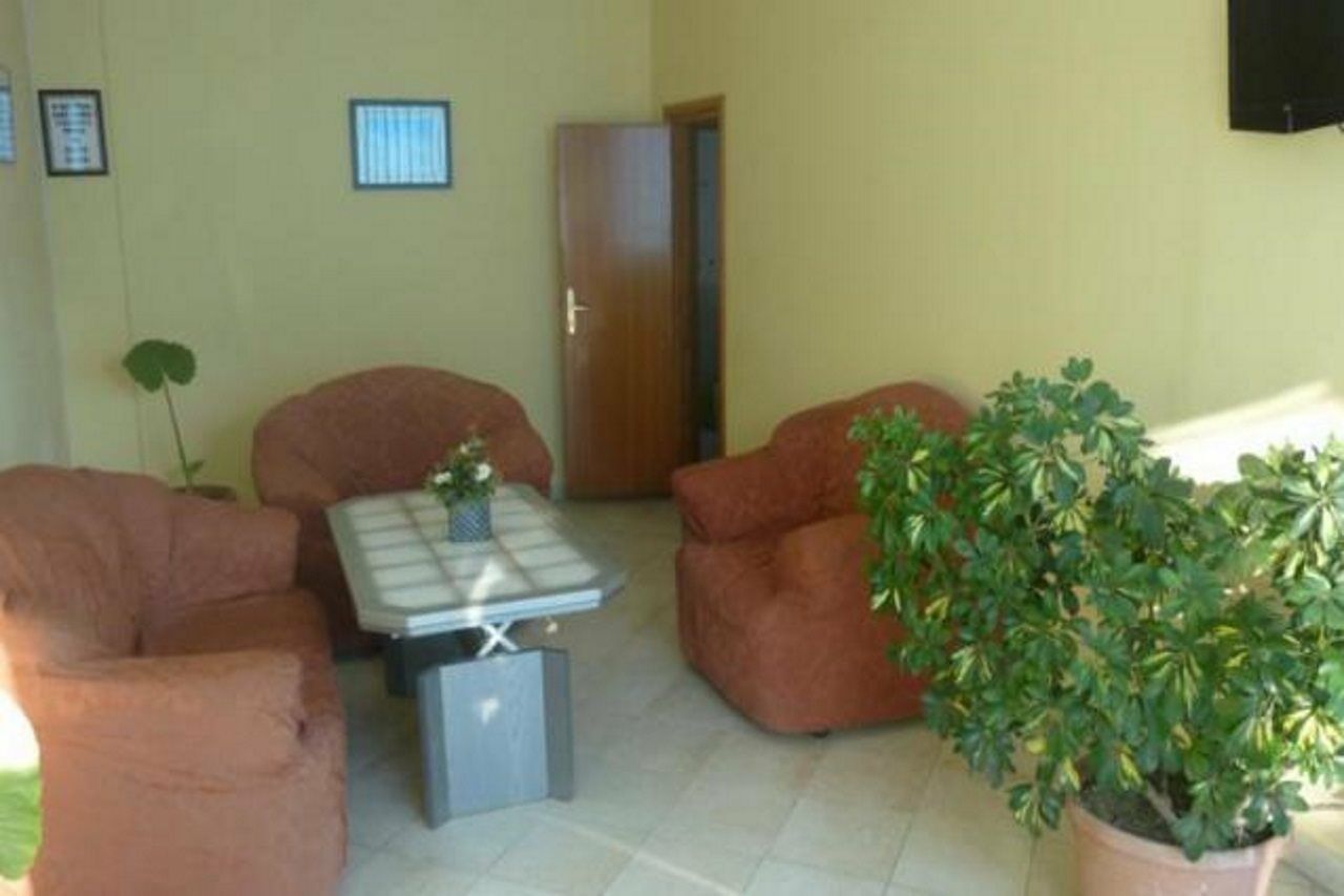 Hotel 4 Stinet Vlore Bagian luar foto