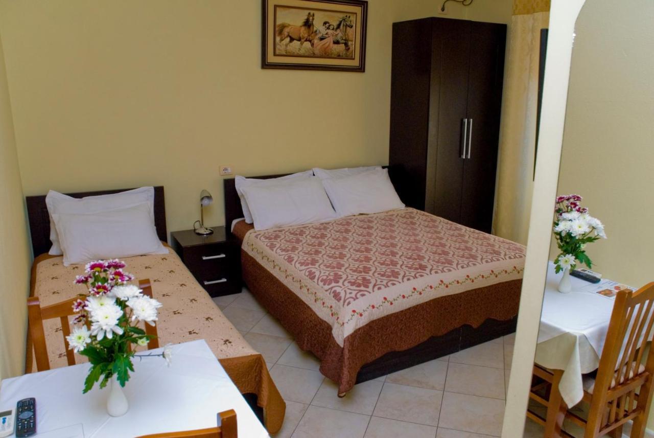 Hotel 4 Stinet Vlore Bagian luar foto