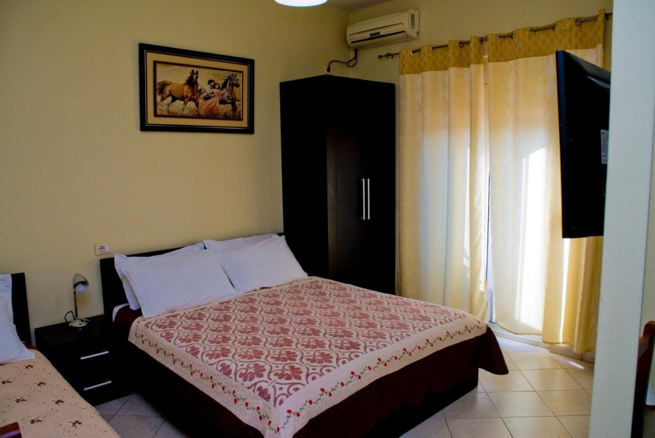 Hotel 4 Stinet Vlore Bagian luar foto